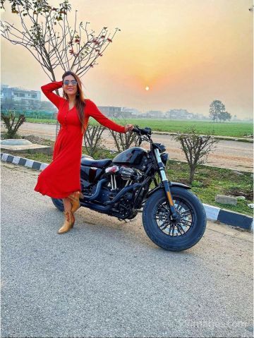 Neha Malik Latest Hot HD Photos / Wallpapers (1080p) (Instagram / Facebook)