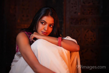 Shivani Rajasekhar Latest Beautiful HD Photos & Mobile Wallpapers HD (Android/iPhone) (1080p)