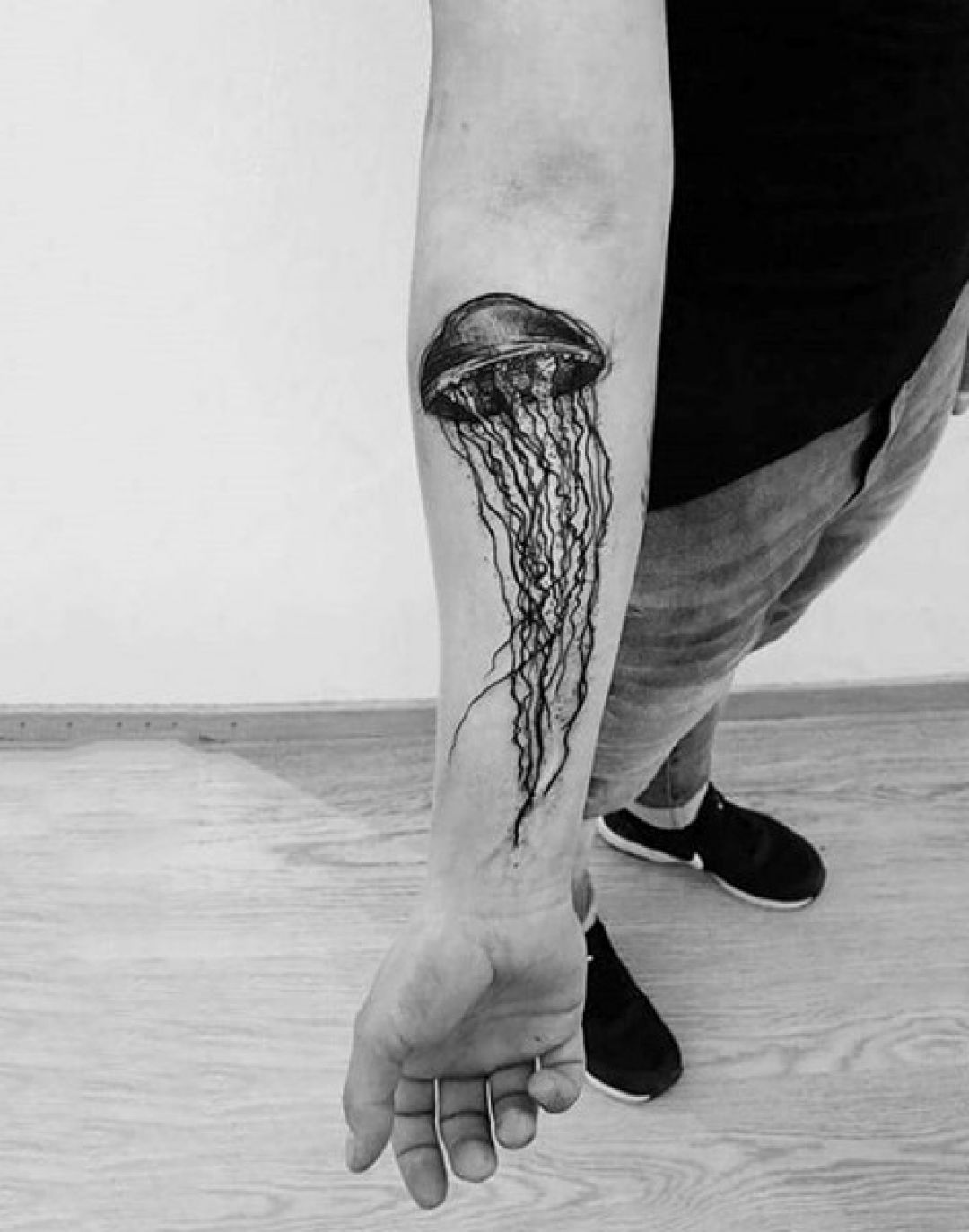 ✓[100+] 3d Simple Ink Black Jellyfish Wrist Tattoo Design (png / jpg) (2023)