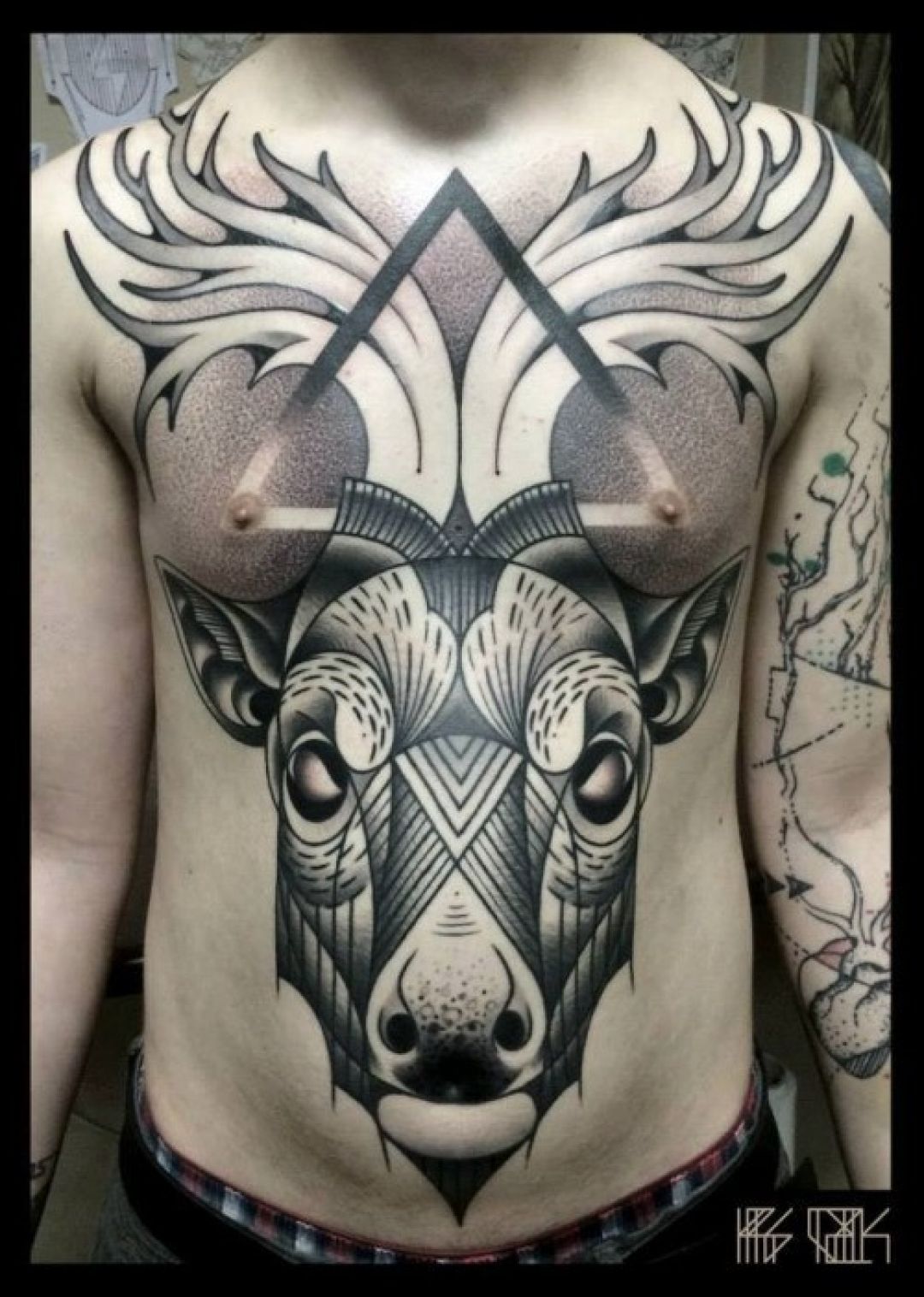 ✓[100+] Deer Triangle Chest Tattoo Design (png / jpg) (2023)