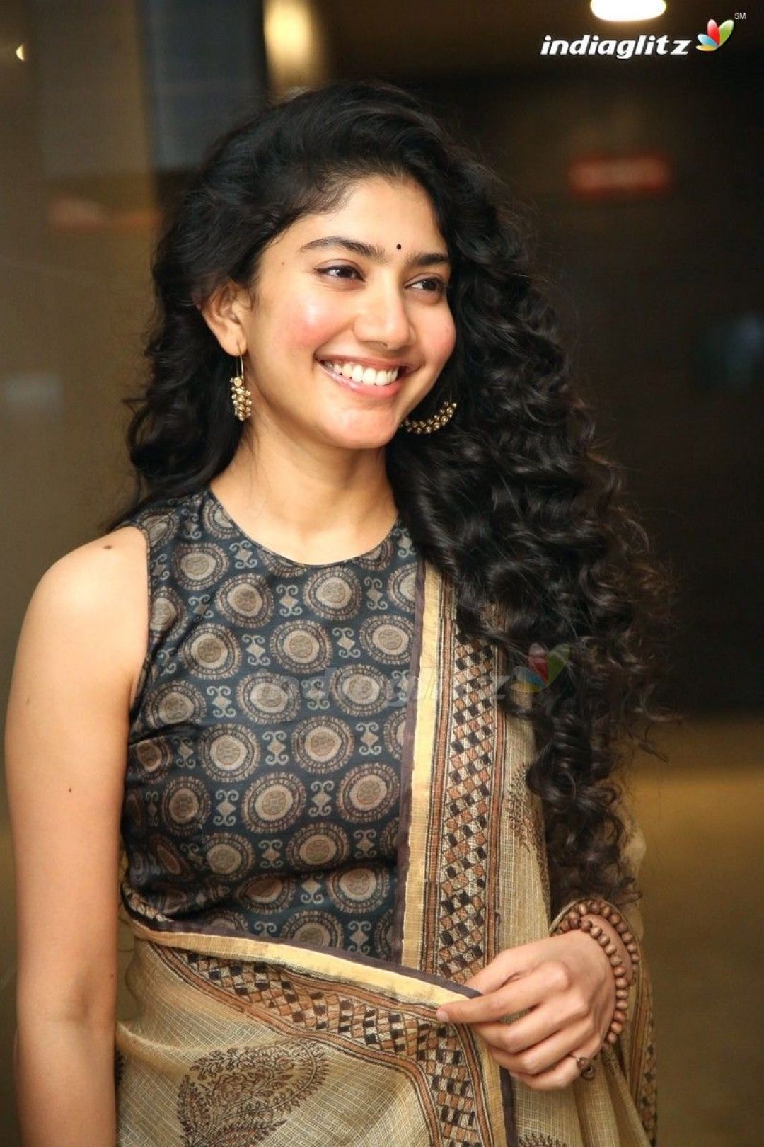 ✓[110+] Sai Pallavi Photo - Tamil Actress photos, image, gallery - Android  / iPhone HD Wallpaper Background Download (png / jpg) (2023)