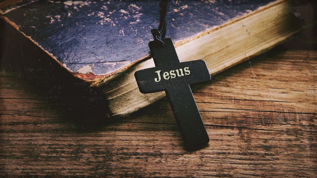 ✓[122195+] Holy Bible Table Cross Christianity Jesus Christ Wood - Android  / iPhone HD Wallpaper Background Download (png / jpg) (2023)